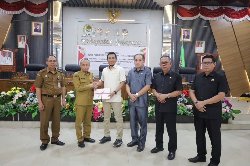 SEKDA KETAPANG SAMPAIKAN NOTA KEUANGAN PERUBAHAN APBD 2026, PEMKAB KETAPANG TEKANKAN INFRASTRUKTUR DAN KETAHANAN PANGAN