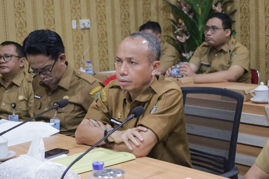 SEKDA KETAPANG HADIRI RAPAT KERJA GUBERNUR KALBAR MELALUI ZOOM MEETING