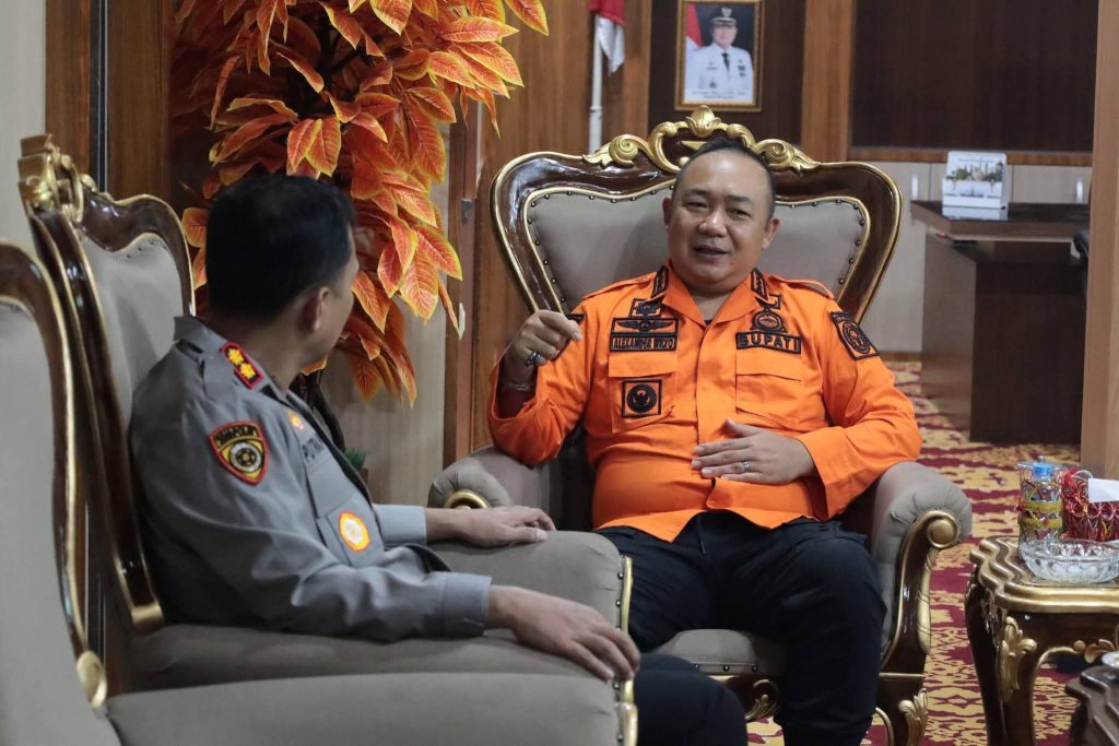 BUPATI KETAPANG TERIMA AUDIENSI KAPOLRES KETAPANG, PERKUAT SINERGI PENANGANAN KARHUTLA