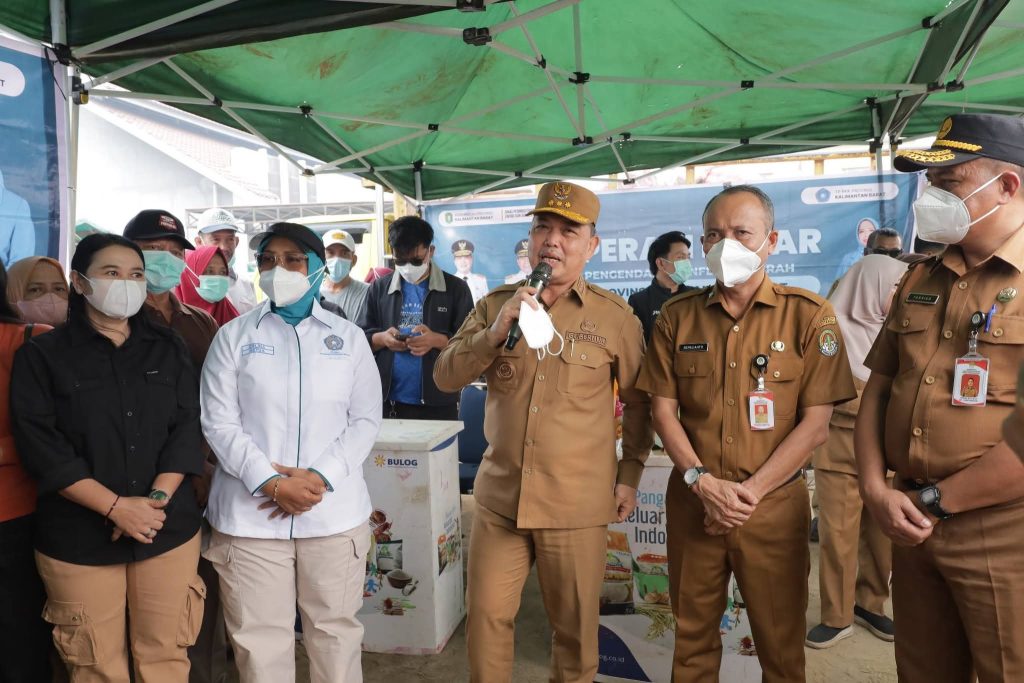 GUBERNUR KALBAR BUKA PASAR MURAH DAN SALURKAN AIR BERSIH UNTUK MASYARAKAT KETAPANG